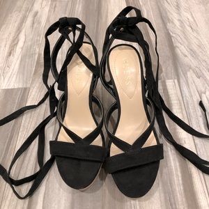 NWOT Guess black ankle tie wedges.